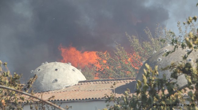 GÜNCELLEME - Antalya'da hamamda başlayan yangın kontrol altına alındı
