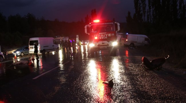 GÜNCELLEME - Denizli'de zincirleme trafik kazasında 2 kişi öldü