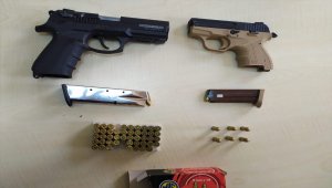 Hatay'da "silahlı yağma" iddiasıyla mahkemeye çıkarılan 3 şüpheliden 2'si tutuklandı