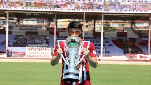 Hatayspor'da sözleşmesi biten Kubilay Sönmez takımdan ayrıldı