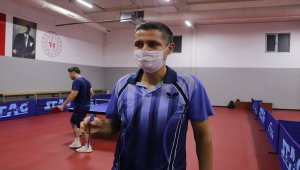 "Hobi olsun" diye başladığı masa tenisinde gözünü dünyanın zirvesine çevirdi