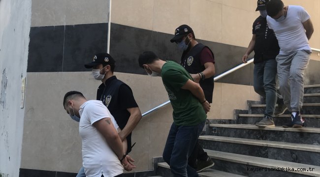 İstanbul'da hırsızlık şüphesiyle yakalanan 11 kişi adliyeye sevk edildi