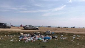 İtalyan Koyu'nda "düşüncesiz tatilcinin" çöpleri doğal güzelliği bozuyor