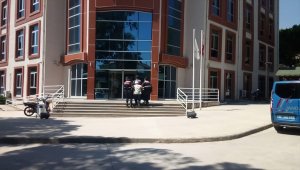 İzmir'de uyuşturucu operasyonu: 2 gözaltı