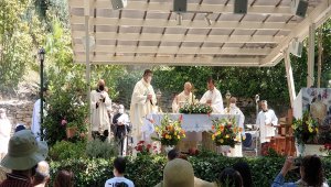 İzmir'deki Meryemana Evi'nde "göğe yükseliş" ayini 