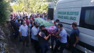 Karabük'teki trafik kazasında ölen anne ve iki çocuğunun cenazeleri Zonguldak'ta defnedildi