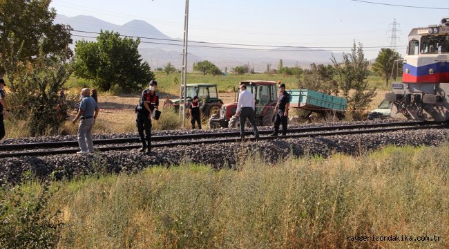 Kayseri'de lokomotifin çarptığı iki çocuktan biri öldü, diğeri yaralandı