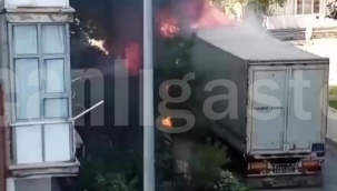 Kayseri Son Dakika Haberi: Turgut Reis Mahallesinde TIR Yangını (VİDEOLU HABER)