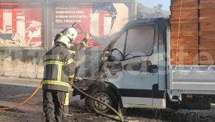 Kayseri Son Dakika: OSB dağ yolunda ticari araç yandı! (VİDEOLU HABER)