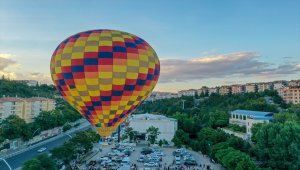  Keçiören'de seyir amaçlı sıcak hava balonu hizmete sunuldu