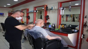 Kırıkkale'de Kovid-19 tedbirlerine uyan esnaf taltif ediliyor
