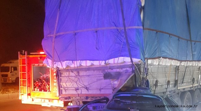 Kırıkkale'de otomobil tıra arkadan çarptı: 1 ölü, 4 yaralı