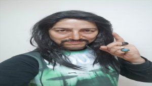 Komedyen İsmail Baki Tuncer'den çocuklara Barış Manço taklidiyle "maske" uyarısı