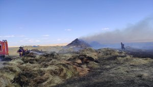 Konya'da çıkan yangında 10 bin saman balyası yandı
