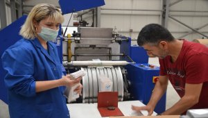 KOSGEB desteğiyle ürettiği bio kese kağıdını Avrupa'ya ihraç ediyor