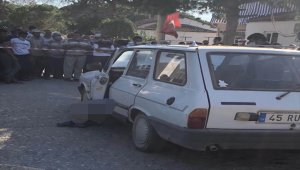 Manisa'da eski eşinin tüfekle ateş ettiği kadın ile 1 kişi hayatını kaybetti