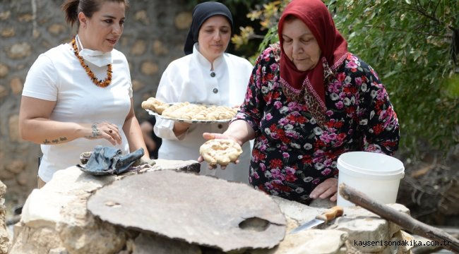 Mezopotamya'nın en eski buğday tohumundan ekmek yaptılar 