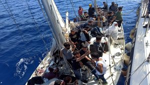 Muğla'da Türk kara sularına itilen 63 sığınmacı kurtarıldı