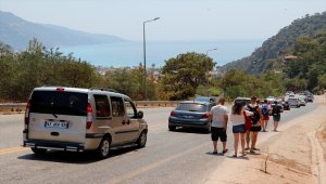 Muğla'nın turizm merkezlerinde sahiller ve trafikte yoğunluk yaşanıyor