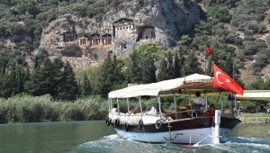 Muğla sahillerinde sıcak hava nedeniyle yoğunluk yaşanıyor