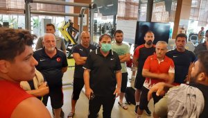 Musa Aydın'dan Antalya'da kamp yapan milli güreşçilere ziyaret