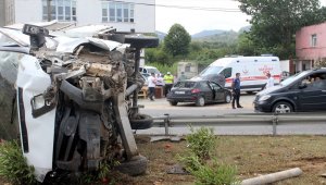 Ordu'da kamyonetle otomobil çarpıştı: 5 yaralı