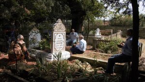 Prof. Dr. Ahmet Haluk Dursun Kocaeli'deki mezarı başında anıldı