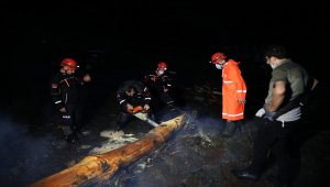 Rize'de evlerinde mahsur kalan aile kurtarıldı