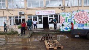 Rize'deki şiddetli yağış