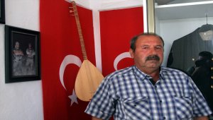Şehidin duvardaki sazı yürek sızlatıyor

