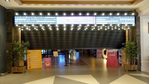 Sinema salonları yeniden misafirlerini ağırlamaya başladı
