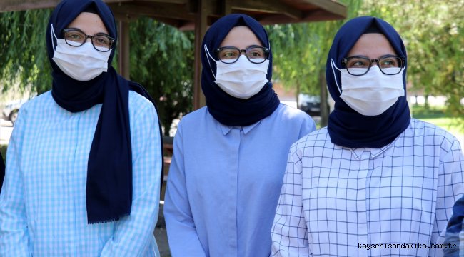 Sivaslı üçüz kız kardeşlerin tıp fakültesi başarısı
