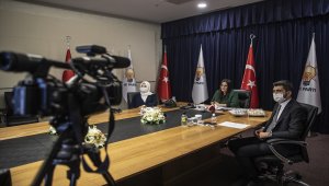 Siyasi partiler videokonferans aracılığıyla bayramlaştı