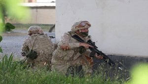 Tacikistan'daki Rus askeri üssünde tatbikat