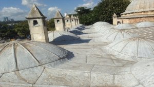 Tarihi yapının bacalarındaki klimalar kaldırıldı
