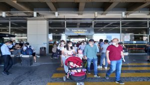 Tatilcilerin İstanbul'a dönüşleri başladı