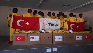 TİKA'dan Namibya'daki genç sporculara malzeme desteği