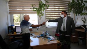 Tunceli'de Kovid-19 ile mücadele için eğitimciler sahaya inip halkı bilgelendirdi