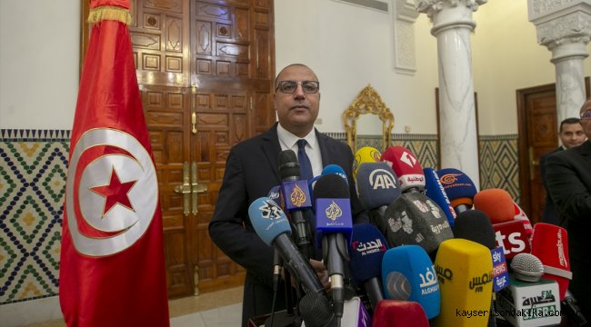 Tunus'ta hükümeti kurmakla görevlendirilen Meşişi: "Siyasilerden oluşan bir hükümetin kurulması imkansız"
