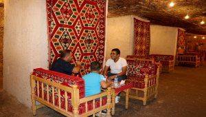 Turistlerin kavurucu sıcaktaki uğrak mekanı: "Kaleoğlu Mağarası"