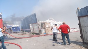 Ümraniye'de kağıt geri dönüşümü yapılan işletmede yangın