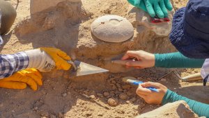 Van'da Urartular'dan kalma nekropolde yeni bir ölü gömme geleneği tespit edildi