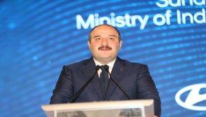 Varank: "2030'da elektrikli, bağlantılı, otonom hafif ve ağır ticari araçlar üretiminde Avrupa'da lider, dünyada ilk 5 ülke arasında olmak istiyoruz."