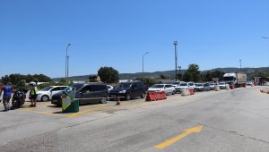 Yalova'da iskeleler ile Osmangazi Köprüsü'nde tatil dönüşü yoğunluğu yaşanıyor