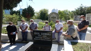 Yönetmen Yücel Çakmaklı kabri başında anıldı