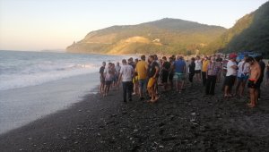 Zonguldak'ta koyda mahsur kalan 8 kişi için kurtarma çalışması başlatıldı