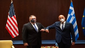 ABD Dışişleri Bakanı Pompeo Yunanistan'da mevkidaşı Dendias ile görüştü