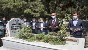 Adalet Bakanı Gül'den merhum milletvekili Yüksel'in kabrine ziyaret