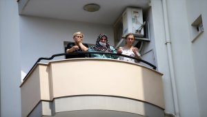 Adana'da cam silerken 11. kattan düşen kadın hayatını kaybetti 