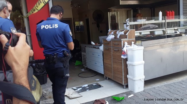 Adana'da kafeye sipariş baskını : 2 yaralı 